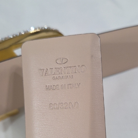 Valentino Garavani Cream Belt with Gold Sparkle Buckle - Picture 5 of 15